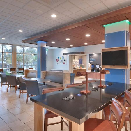 Holiday Inn Express & Suites - Gainesville I-75, An Ihg Hotel Extérieur photo